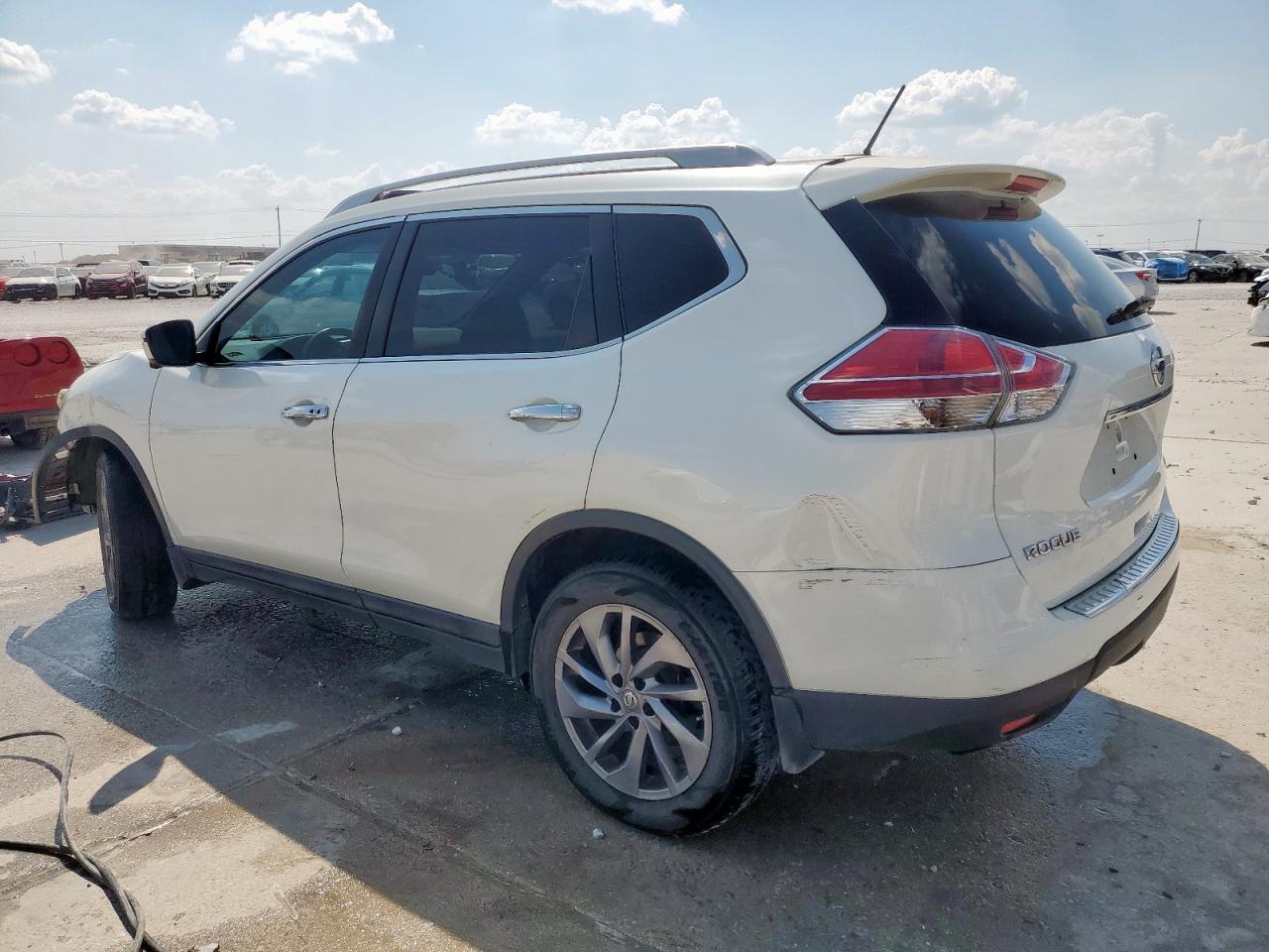 Nissan Rogue S Image 2