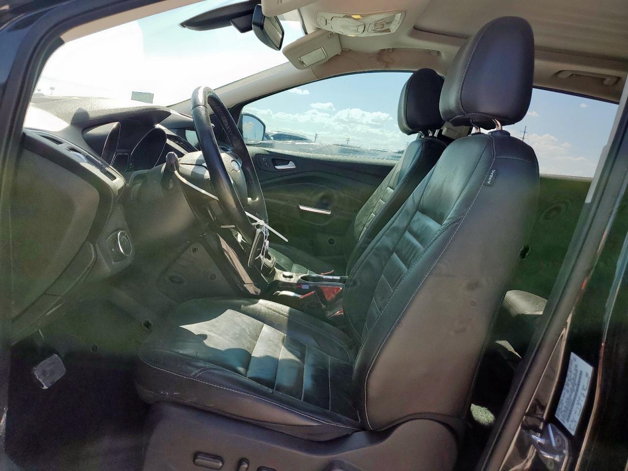 Ford Escape Titanium Image 2