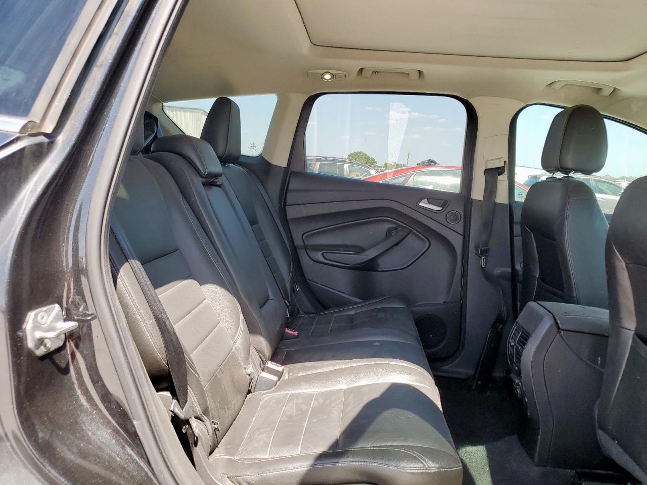 Ford Escape Titanium Image 13