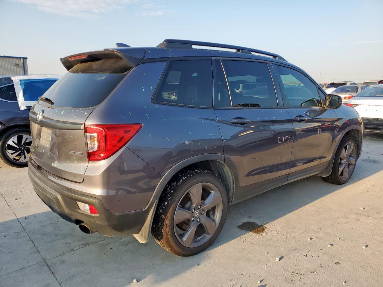Honda Passport Touring Image 4