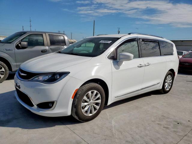  Salvage Chrysler Pacifica