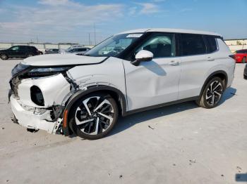  Salvage Mitsubishi Outlander