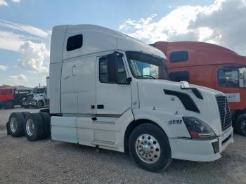 Salvage Volvo Vnl