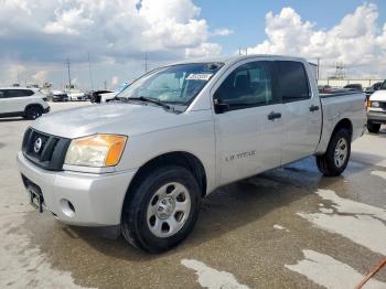  Salvage Nissan Titan