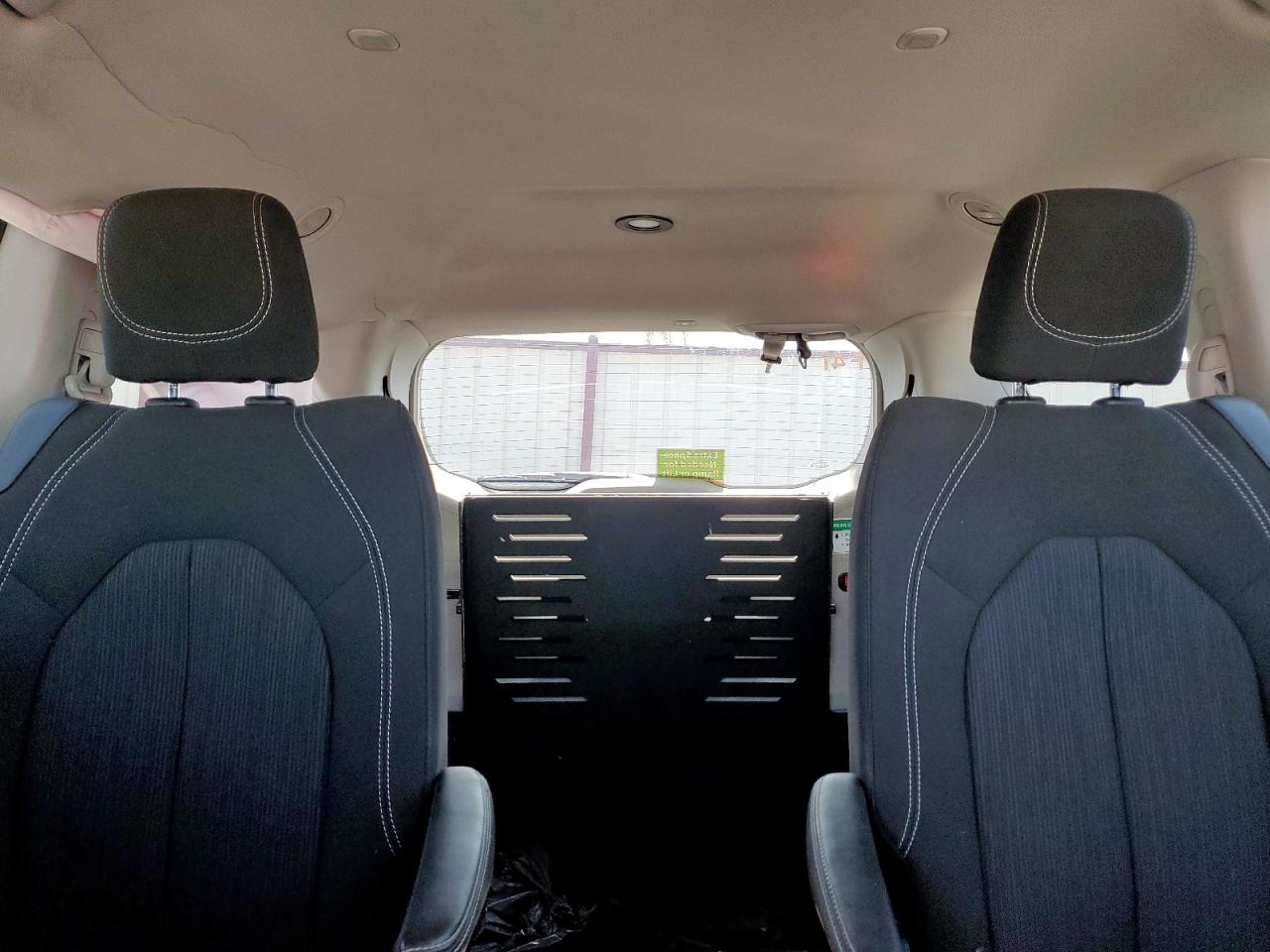 Chrysler Minivan Lx Image 5