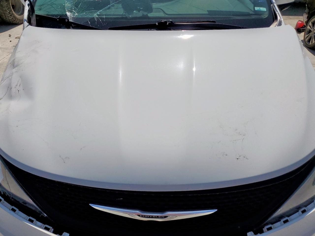 Chrysler Minivan Lx Image 4