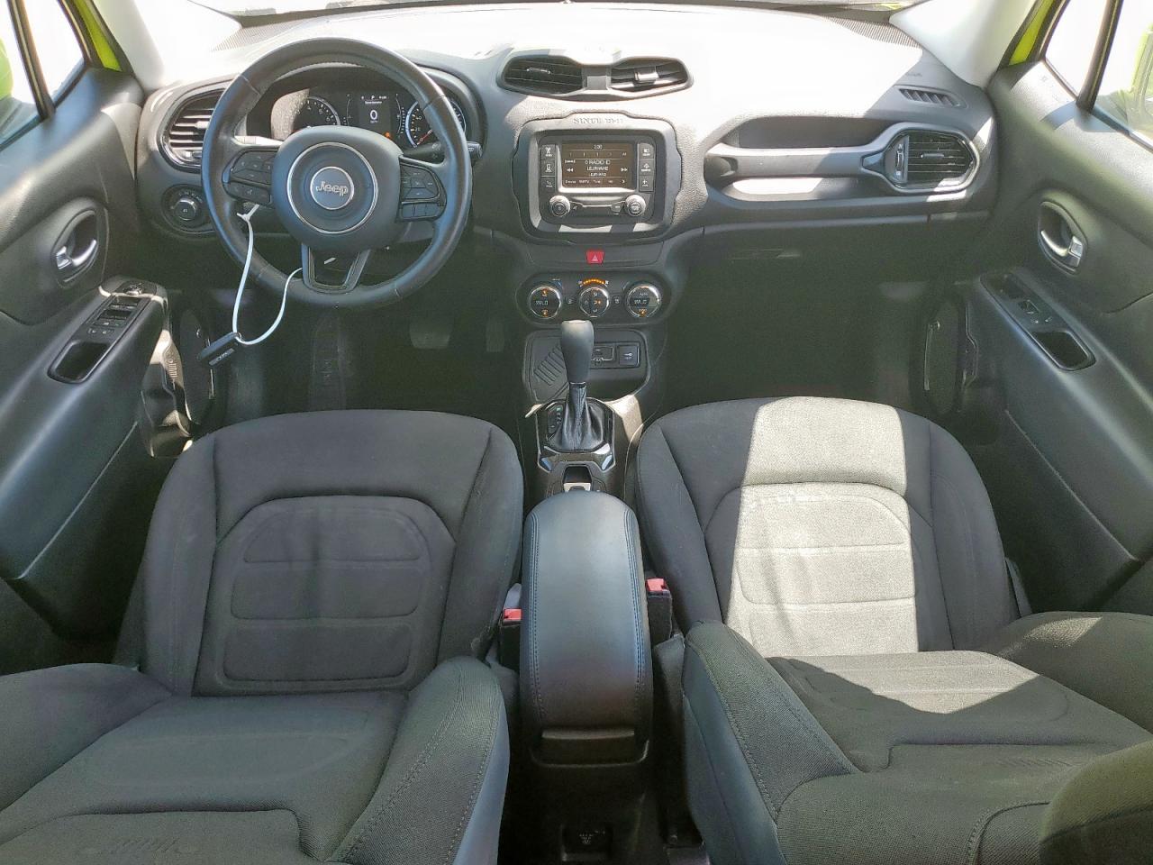 Jeep Renegade Latitude Image 7