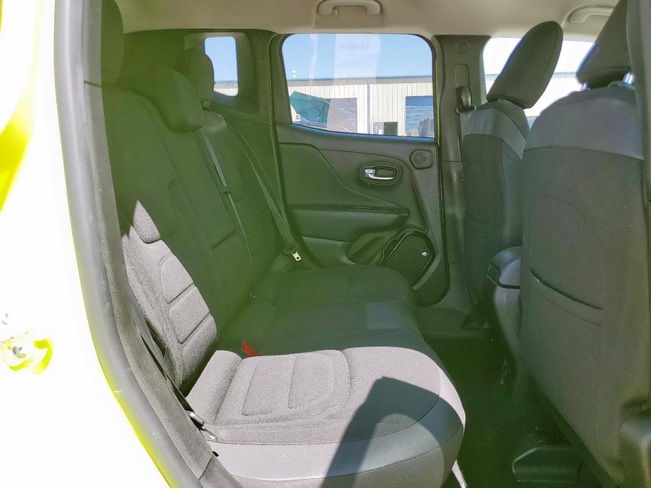 Jeep Renegade Latitude Image 12