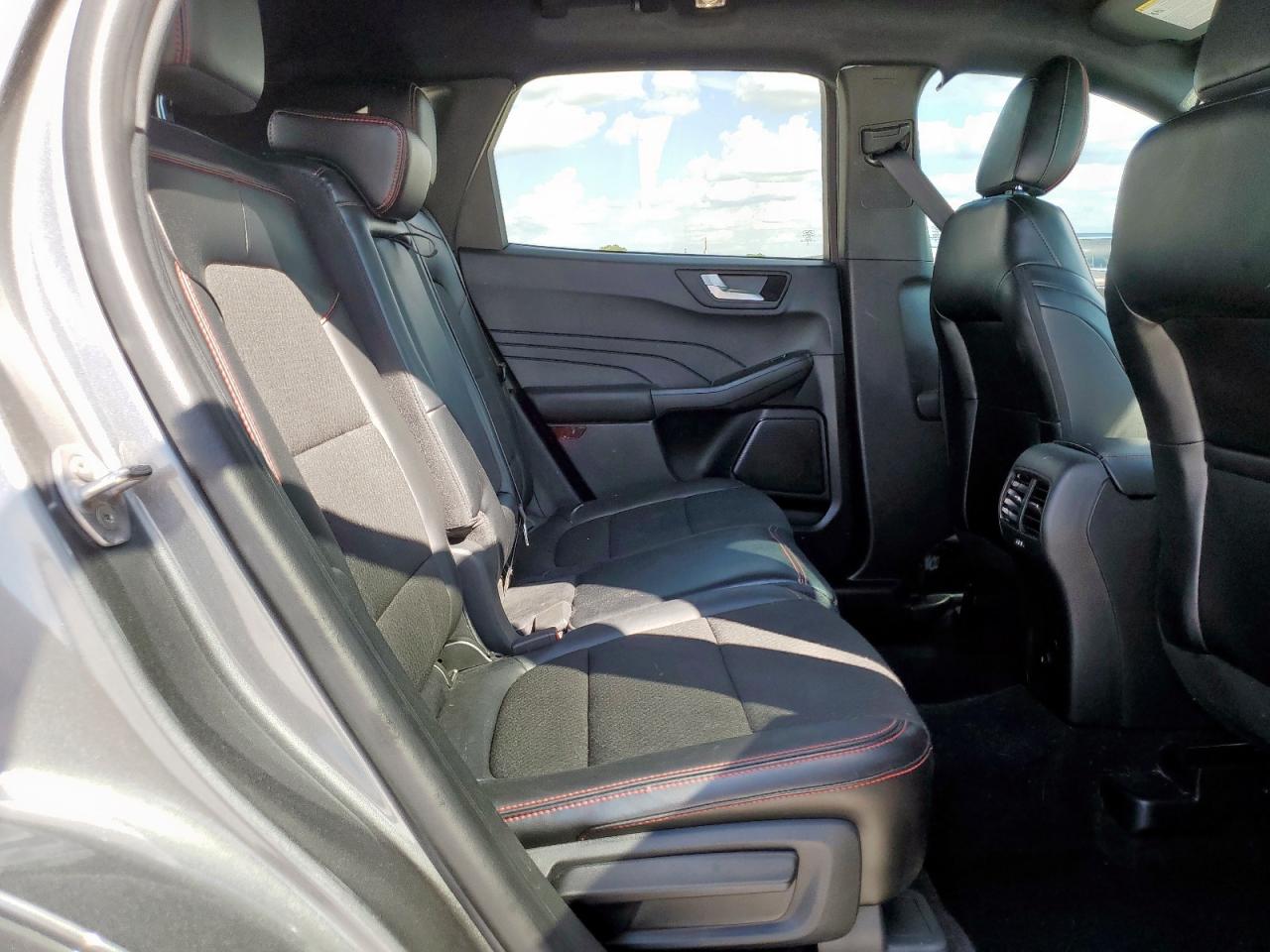 Ford Escape St Line Image 9