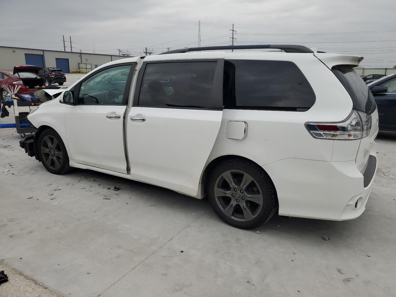 Toyota Sienna Se Image 4