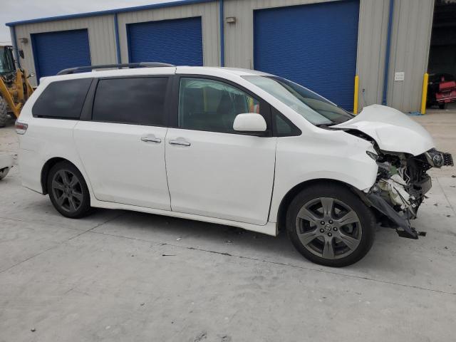 Toyota Sienna Se Image 9