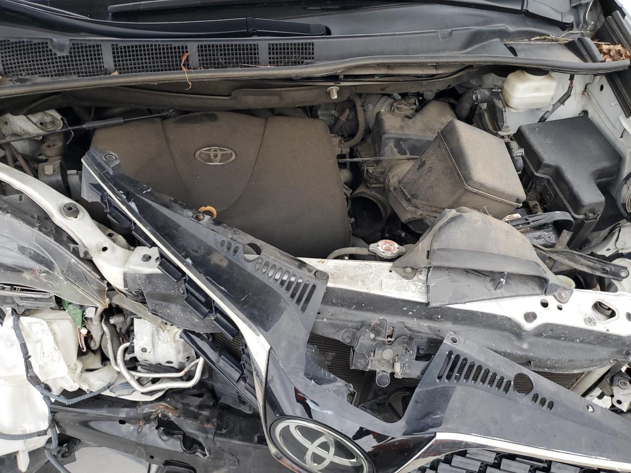 Toyota Sienna Se Image 12