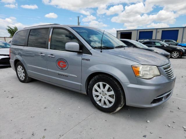 Chrysler Minivan Touring Image 6