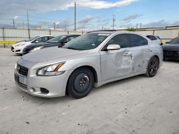  Salvage Nissan Maxima