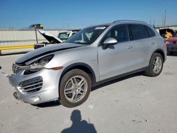  Salvage Porsche Cayenne