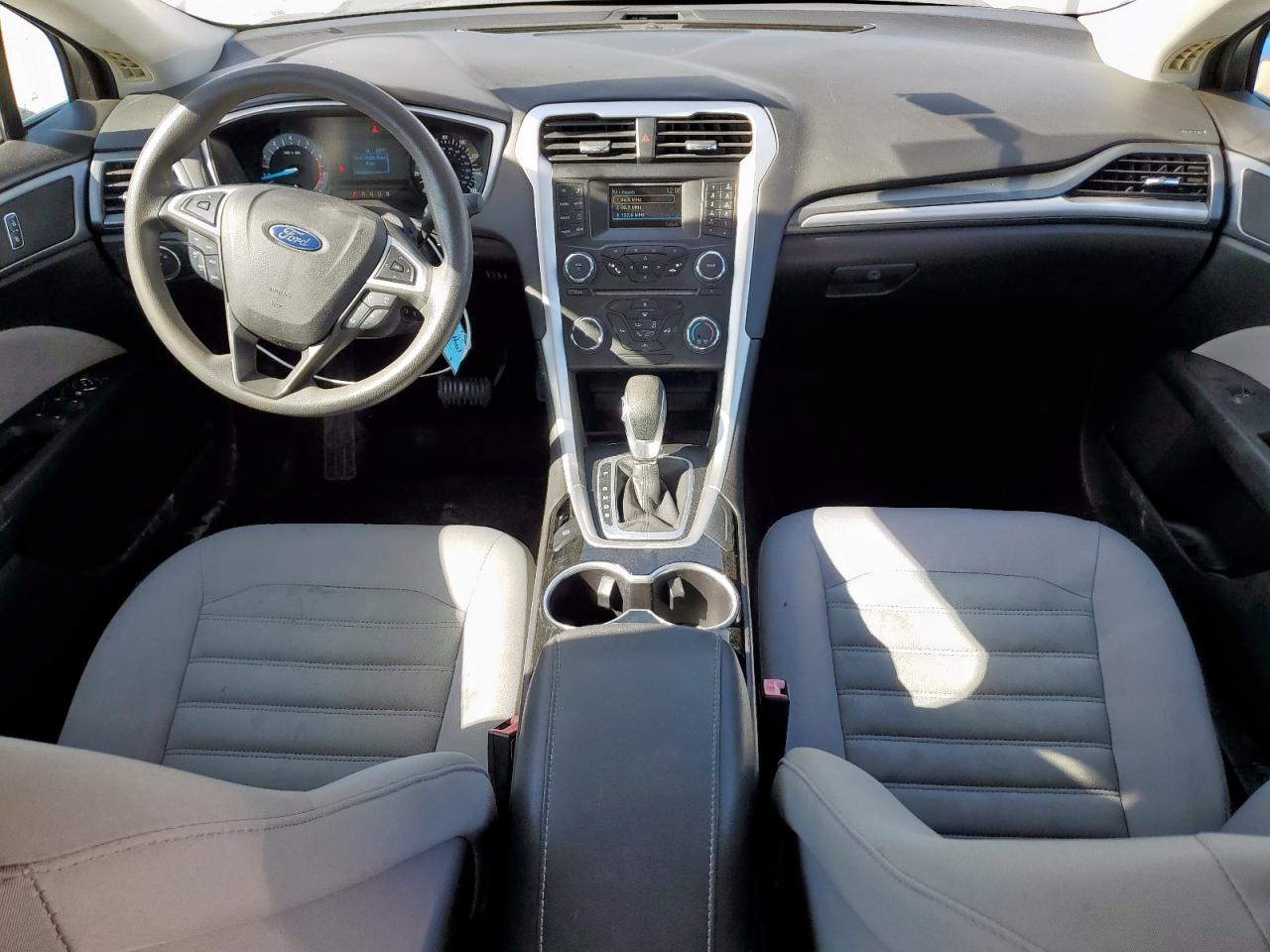 Ford Fusion S Image 12