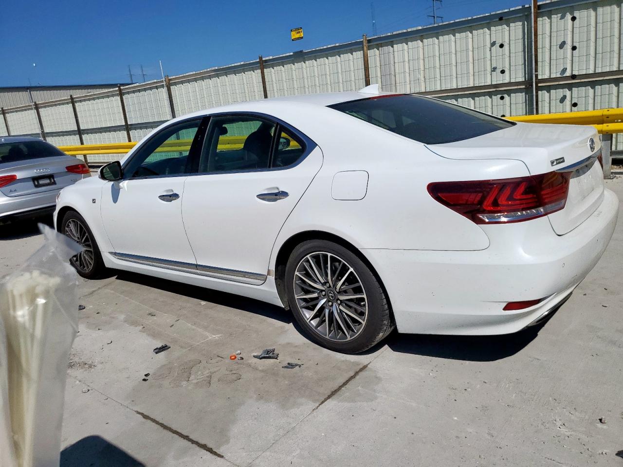 Lexus LS 460 Image 4