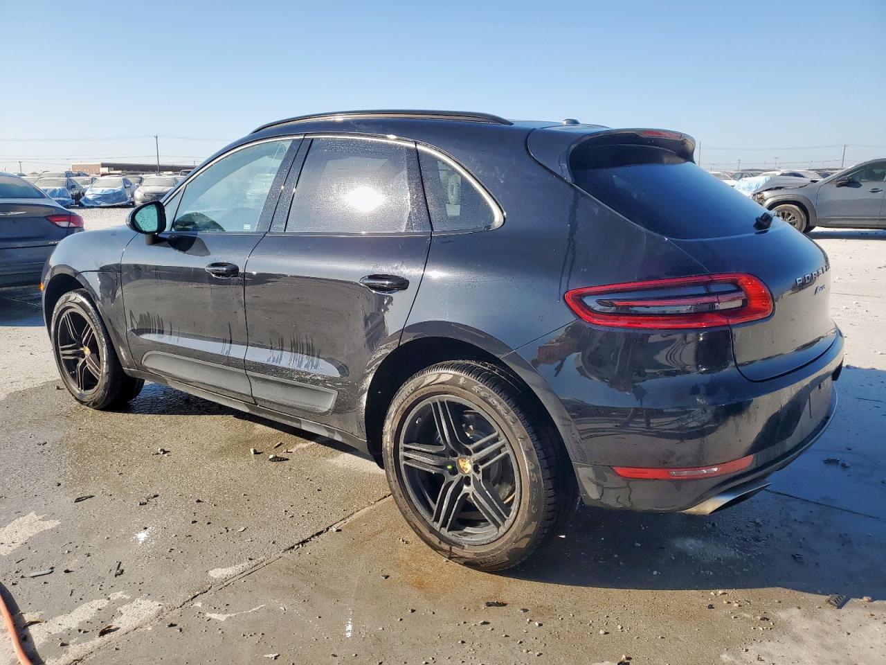 Porsche Macan Image 2