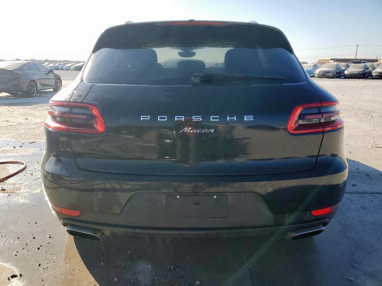 Porsche Macan Image 4