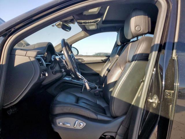 Porsche Macan Image 10