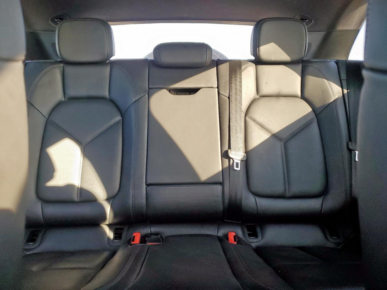 Porsche Macan Image 8