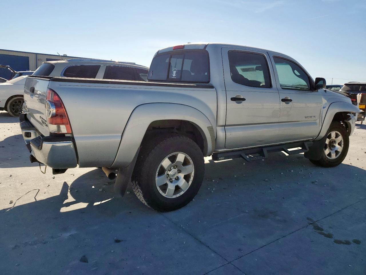 Toyota Tacoma Double Cab Prerunner Image 2