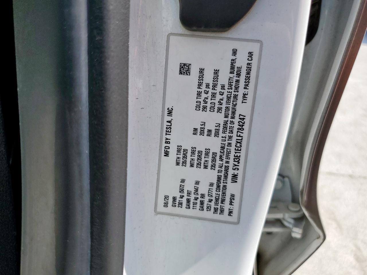 Tesla Model 3 Image 11