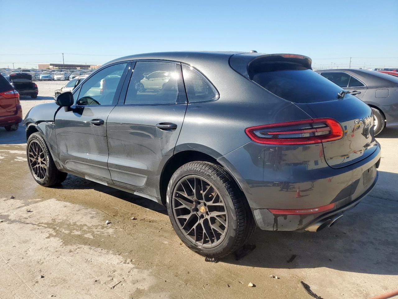 Porsche Macan S Image 5