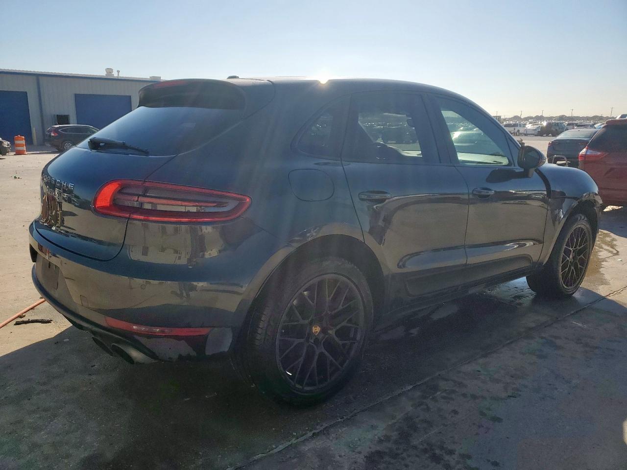 Porsche Macan S Image 12