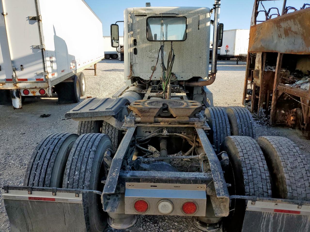 Freightliner Columbia Columbia Image 10