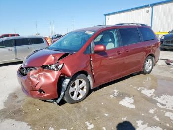  Salvage Toyota Sienna