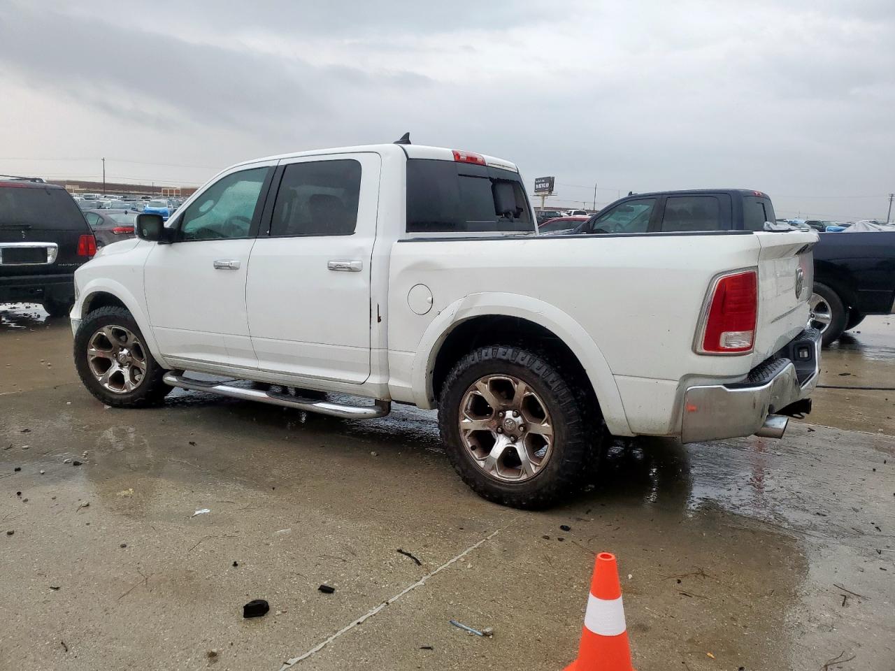 Ram 1500 Laramie Image 4