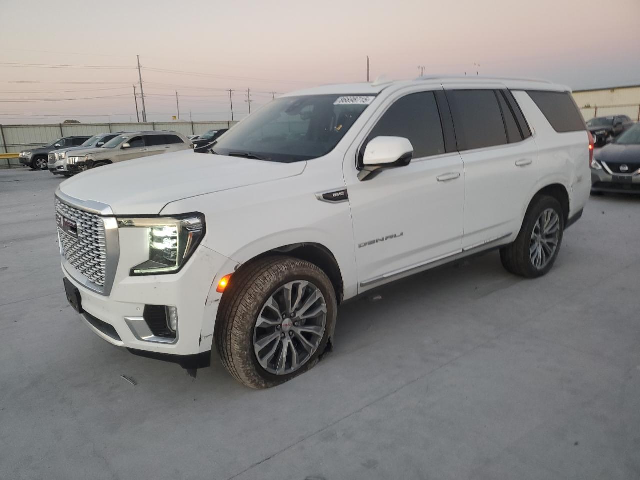 GMC Yukon Denali Image 1