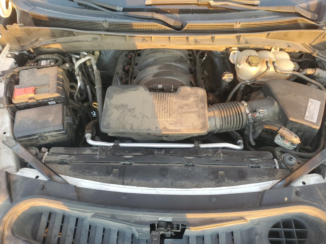 GMC Yukon Denali Image 8