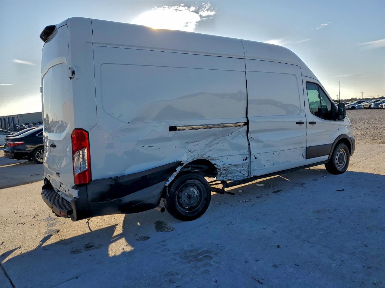 Ford Transit T-250 Image 5