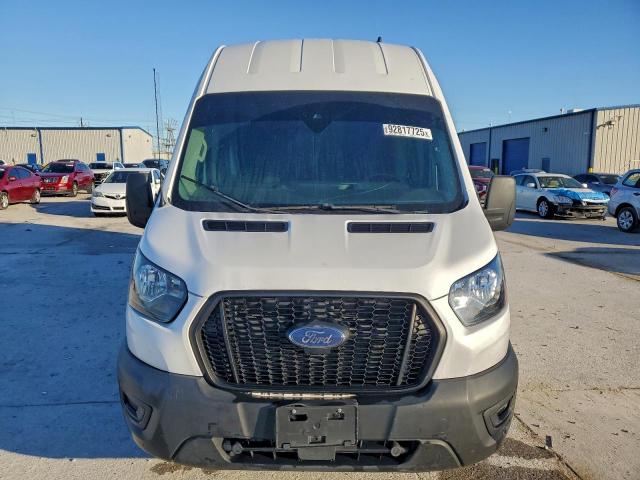 Ford Transit T-250 Image 8