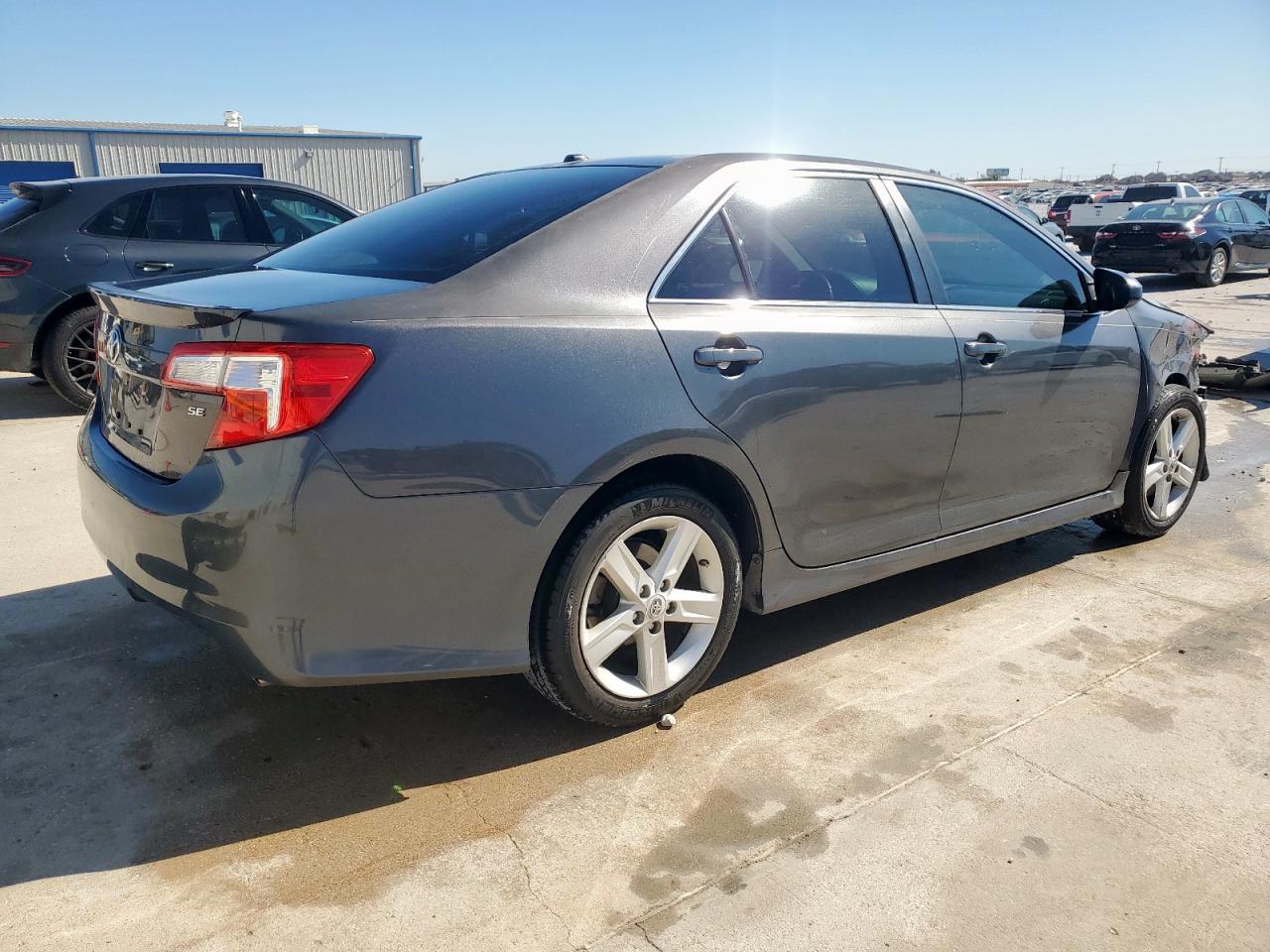 Toyota Camry Base Image 6