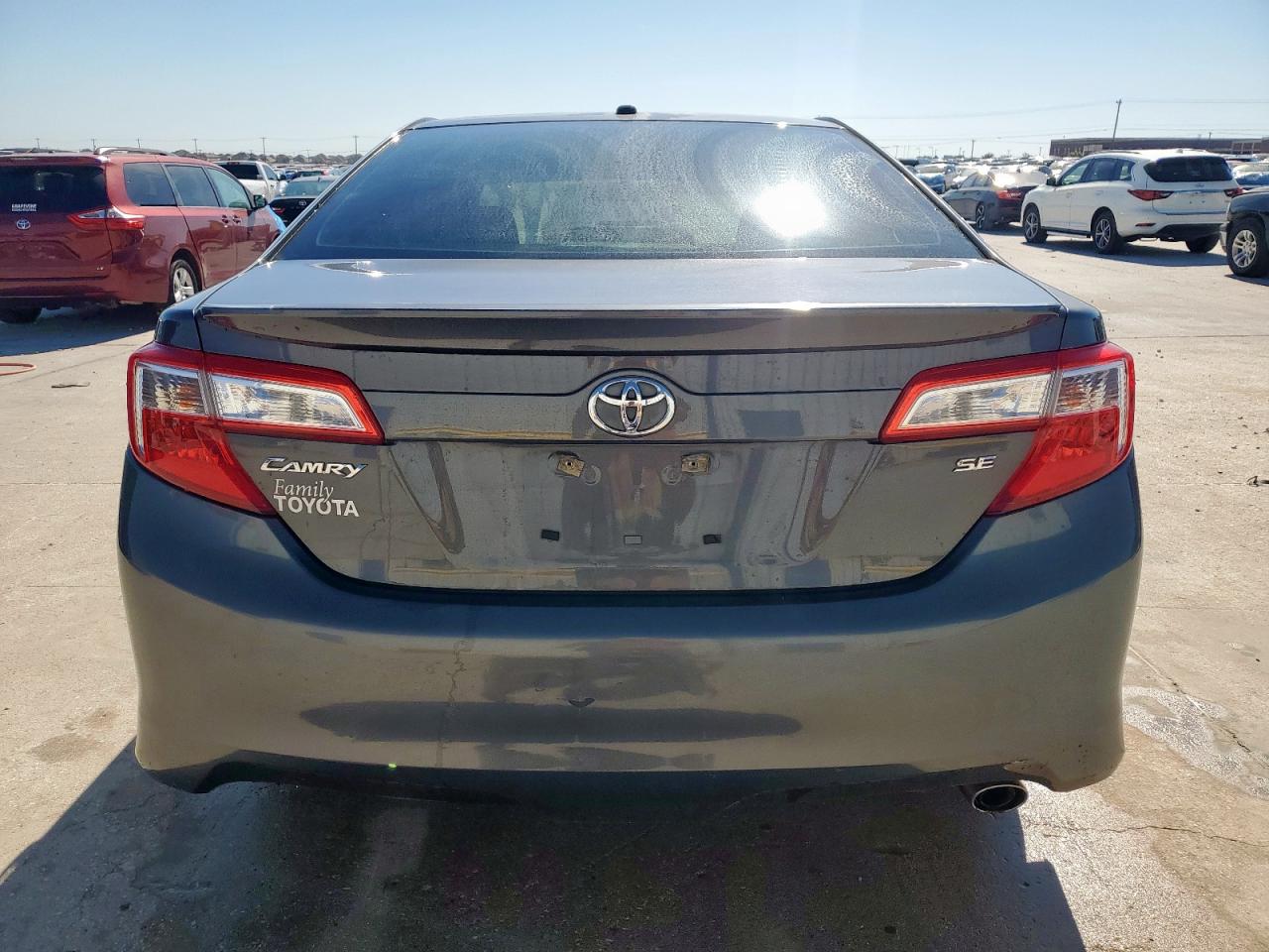Toyota Camry Base Image 12