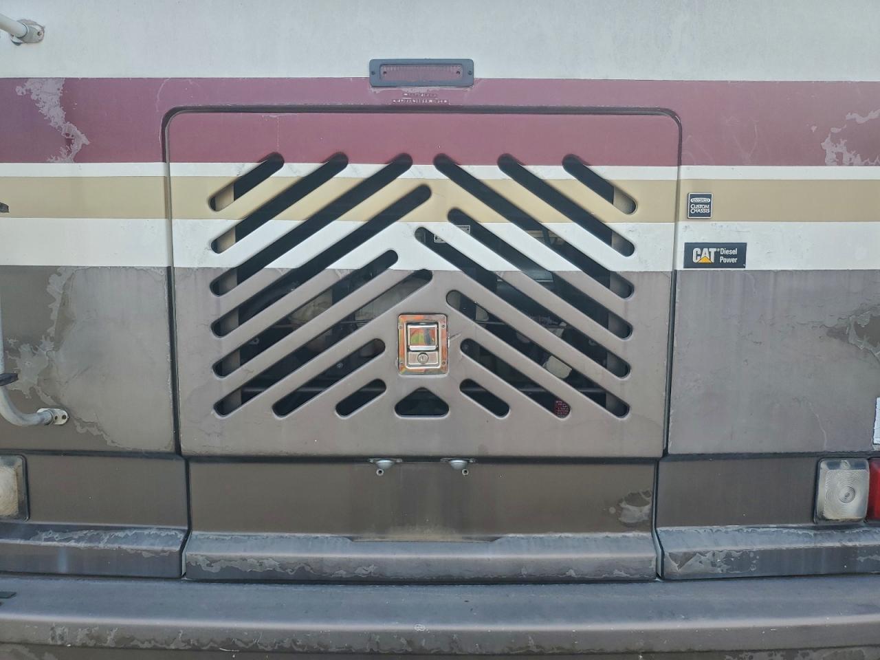 Newmar Dutchstar 3852 X Line Motor Home Image 9