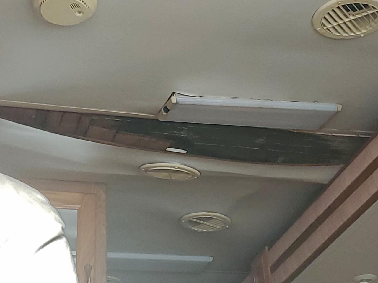 Newmar Dutchstar 3852 X Line Motor Home Image 8