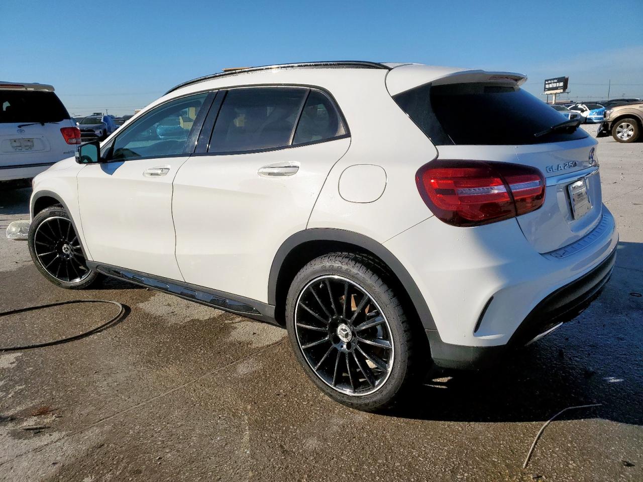 Mercedes-Benz GLA 250 Image 4