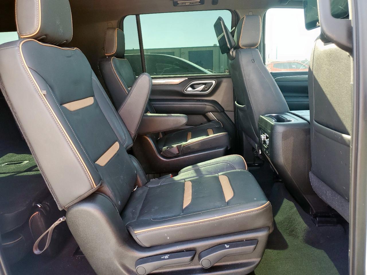 GMC Yukon K1500 At4 Image 7