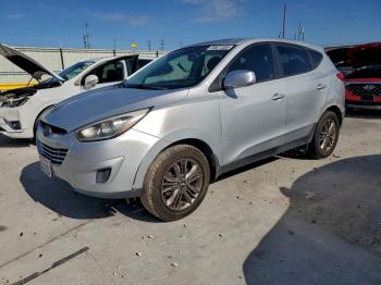  Salvage Hyundai TUCSON