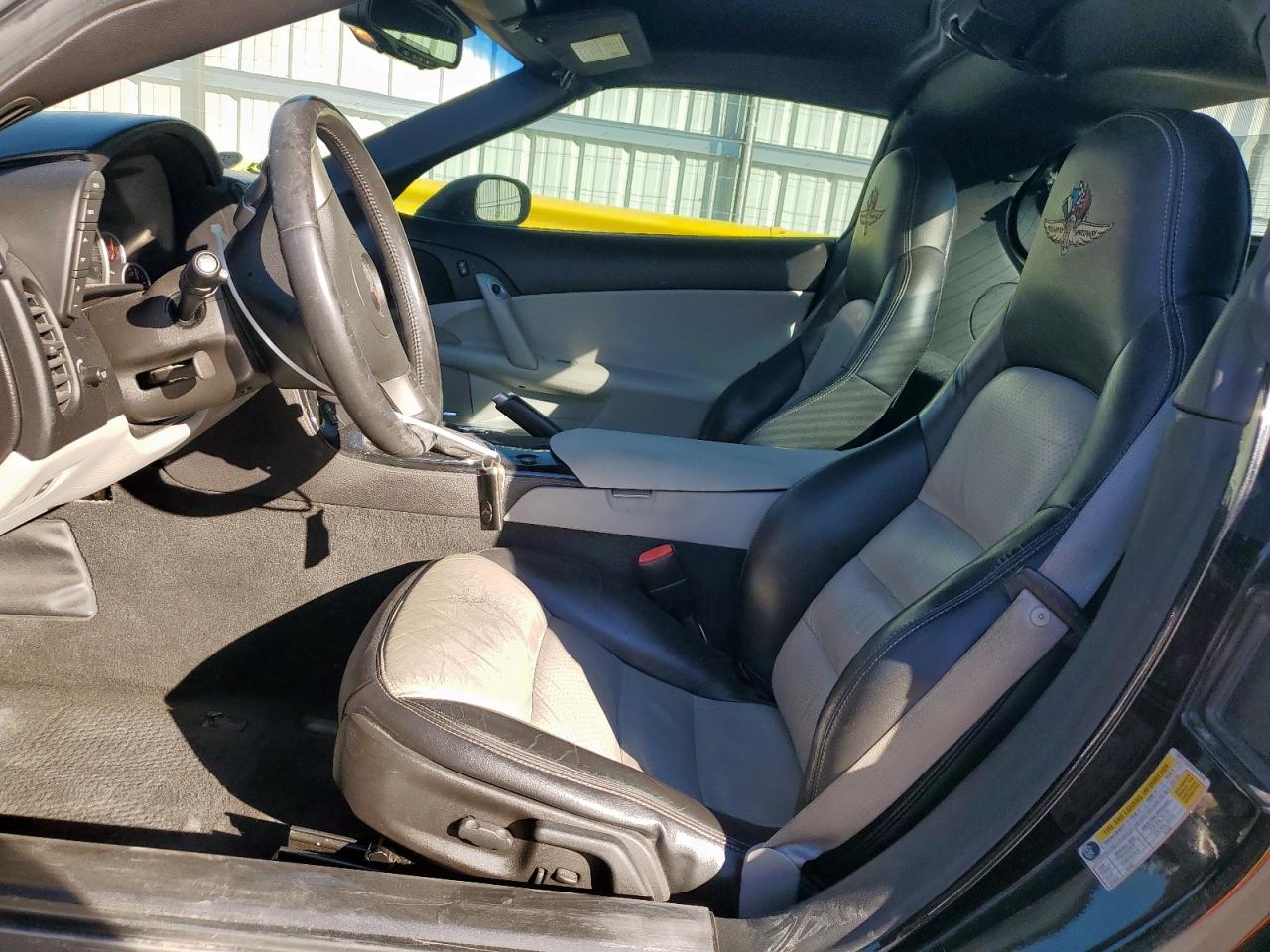 Chevrolet Corvette Image 6