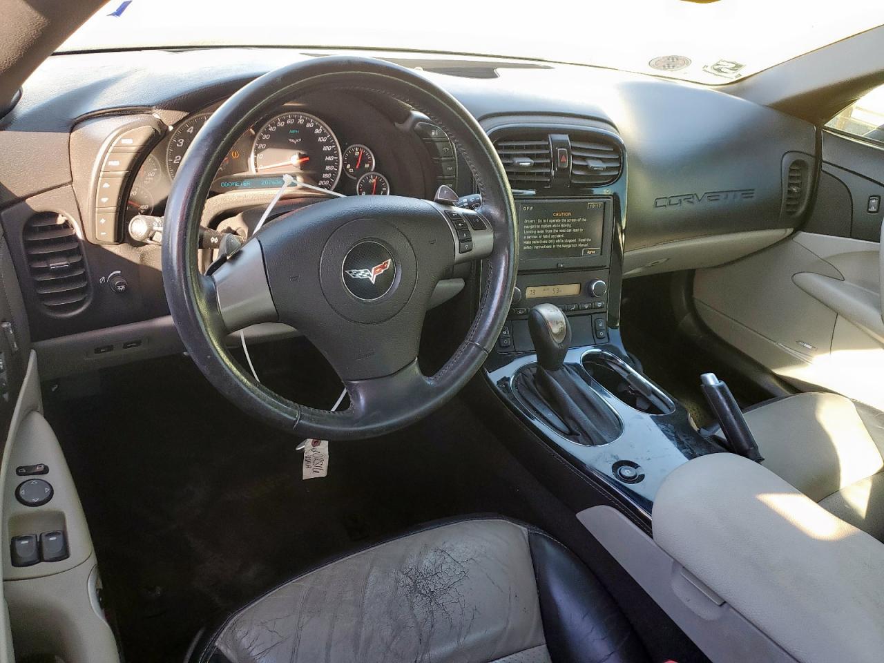 Chevrolet Corvette Image 11