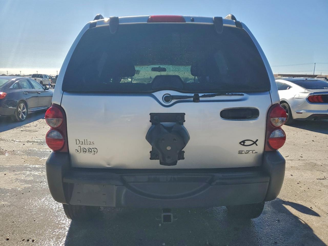 Jeep Liberty Sport Image 12