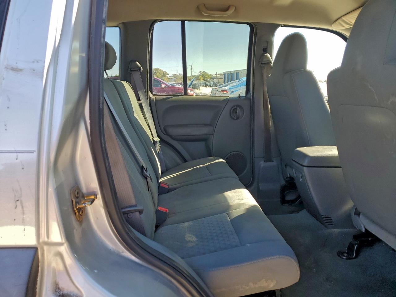 Jeep Liberty Sport Image 3