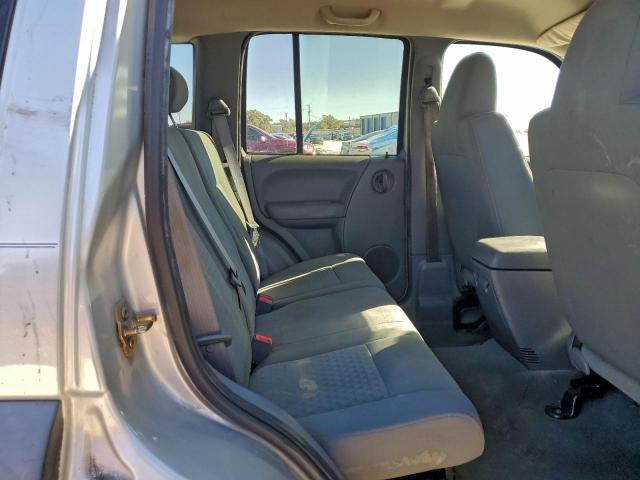 Jeep Liberty Sport Image 3