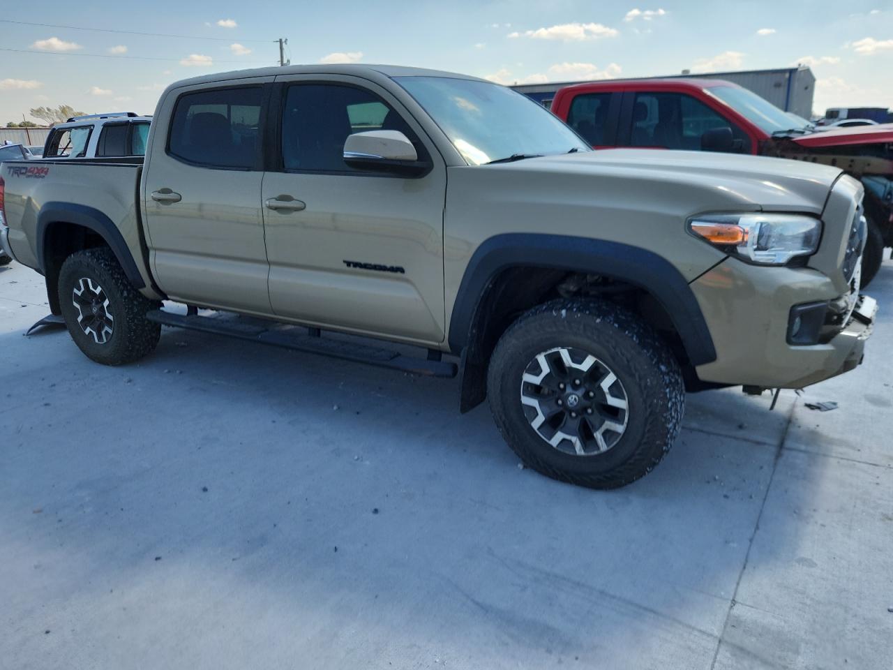 Toyota Tacoma Double Cab Image 3