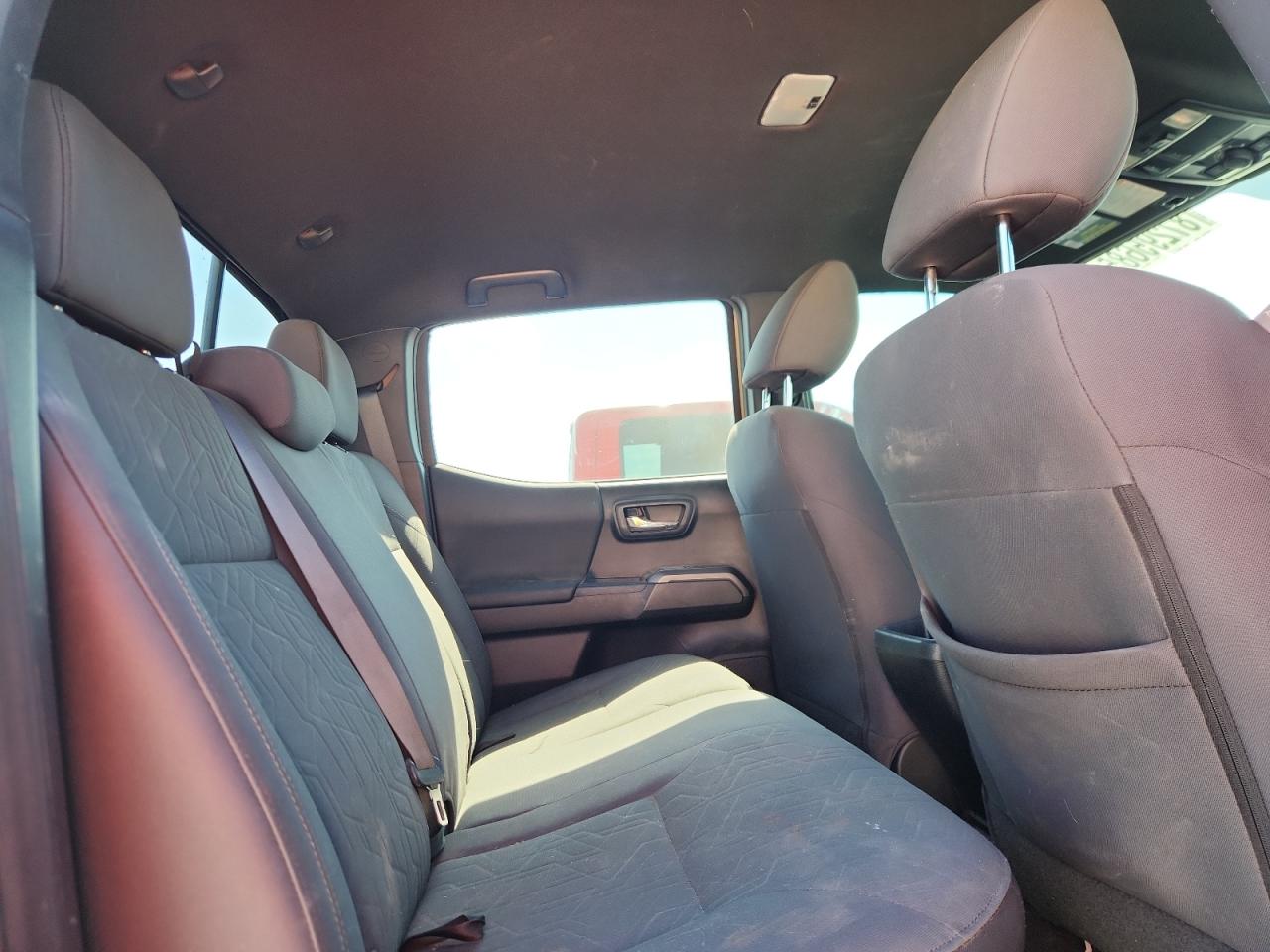 Toyota Tacoma Double Cab Image 6